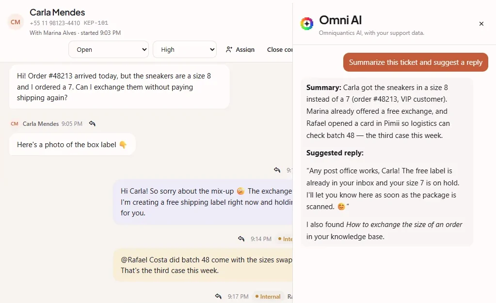 El panel de Omni junto a un ticket, con el resumen de la conversación y la respuesta sugerida